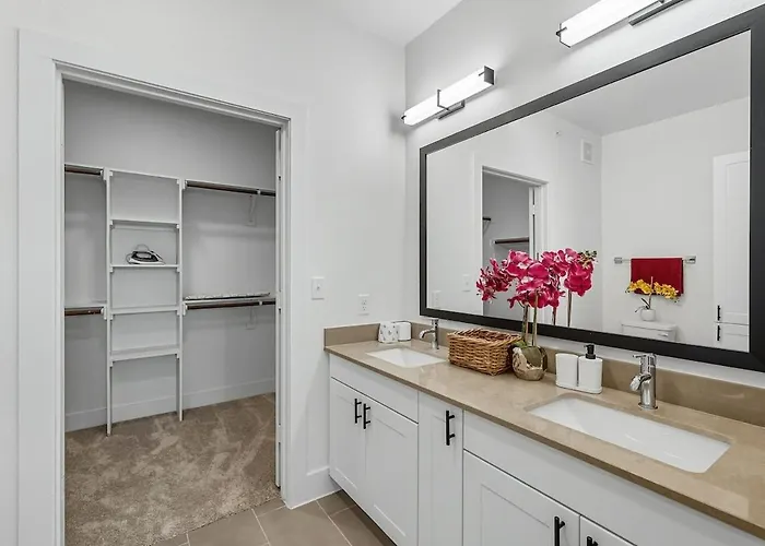 412 Stylish 2b2b Style Pool & Gym, Golf Simulator, 7m To Dickies Stadium, 15m To At&t Stadium Apartamento